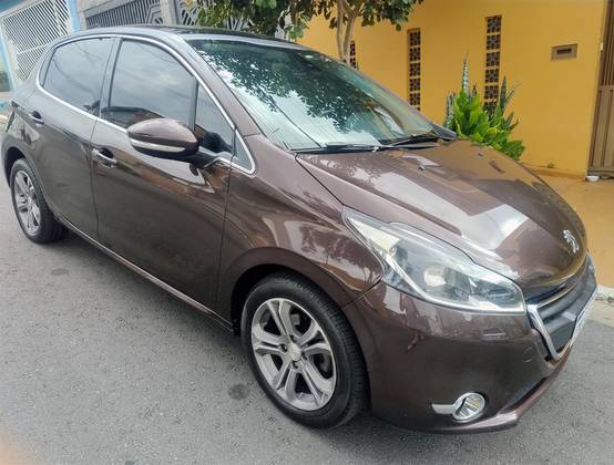 PEUGEOT 208 1.6 GRIFFE 16V FLEX 4P AUTOMÁTICO PEUGEOT 208 1.6 GRIFFE 16V FLEX 4P AUTOMÁTICO
